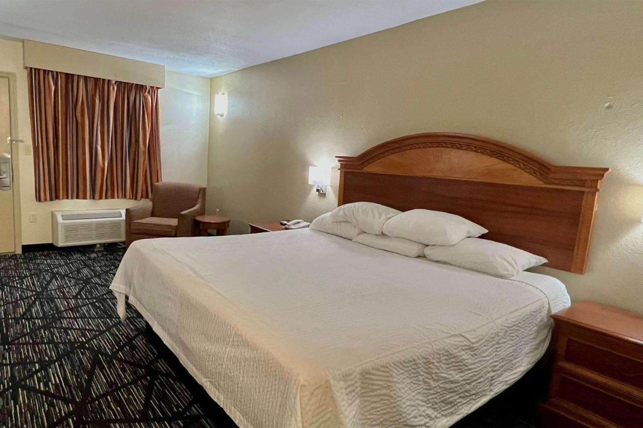Baymont By Wyndham Troy Hotel Luaran gambar