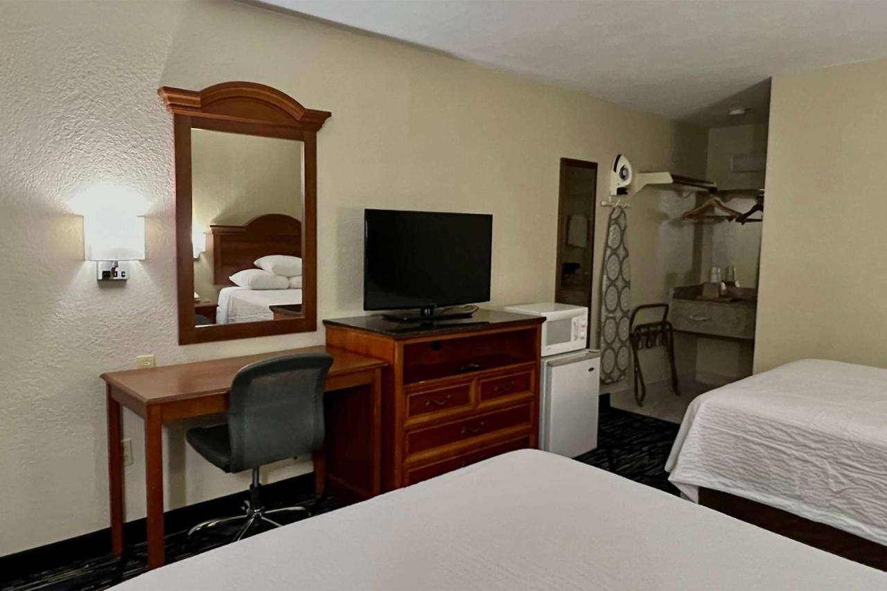 Baymont By Wyndham Troy Hotel Luaran gambar