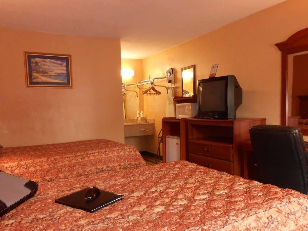 Baymont By Wyndham Troy Hotel Luaran gambar