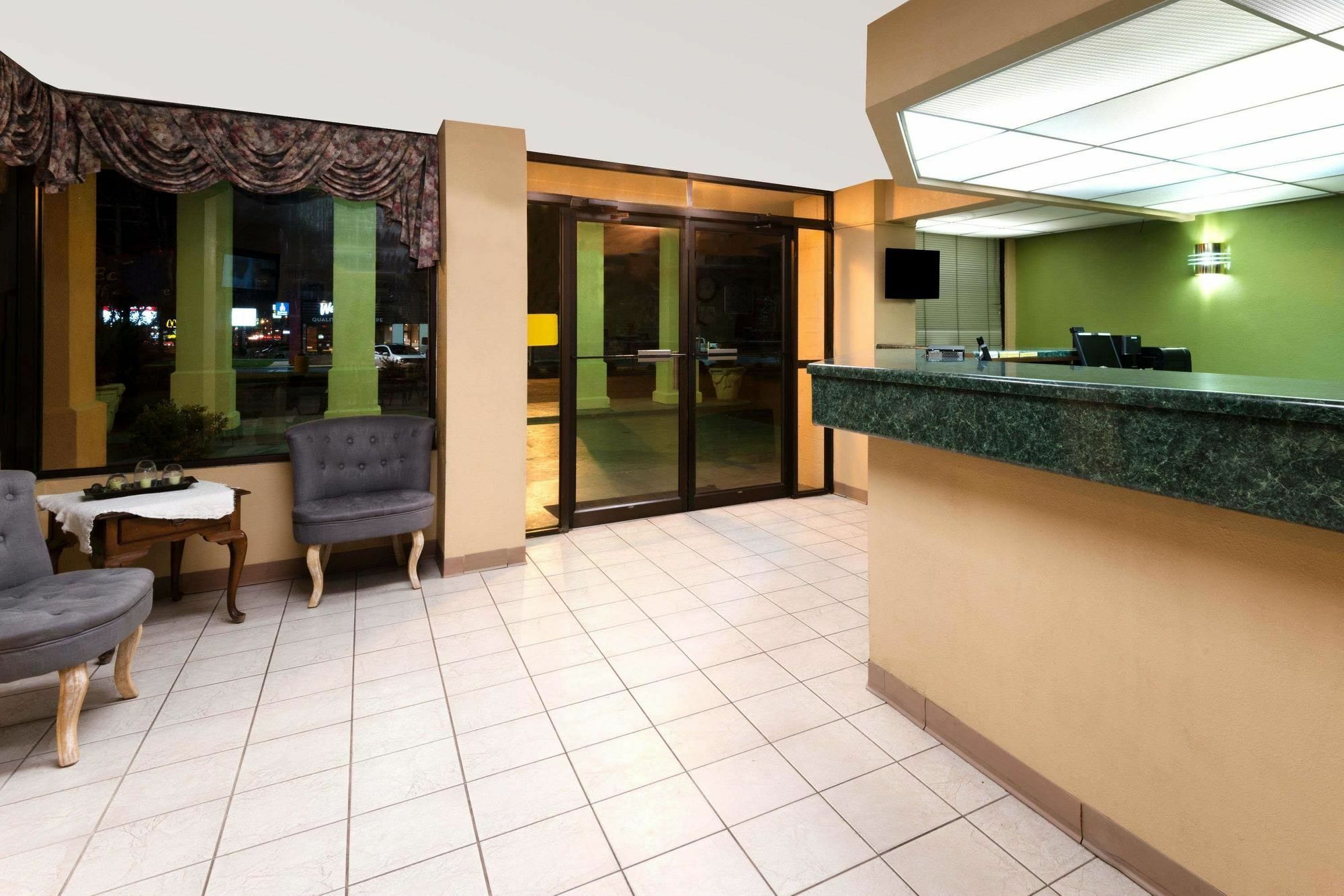 Baymont By Wyndham Troy Hotel Luaran gambar